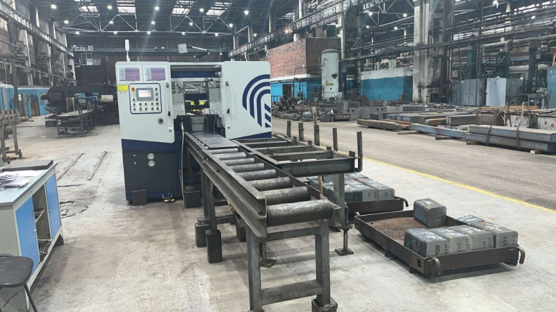 В кузнечном цехе пилят по-другому