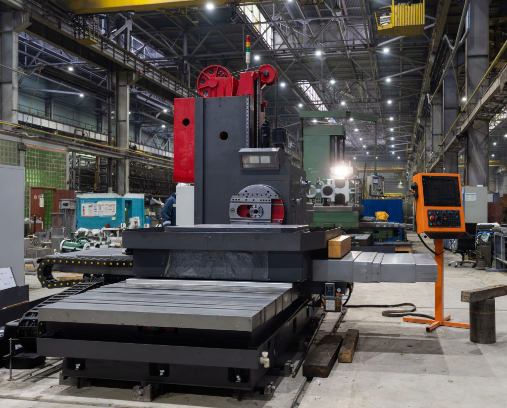 1_213 цех ТАГ-новый расточной станок.jpg