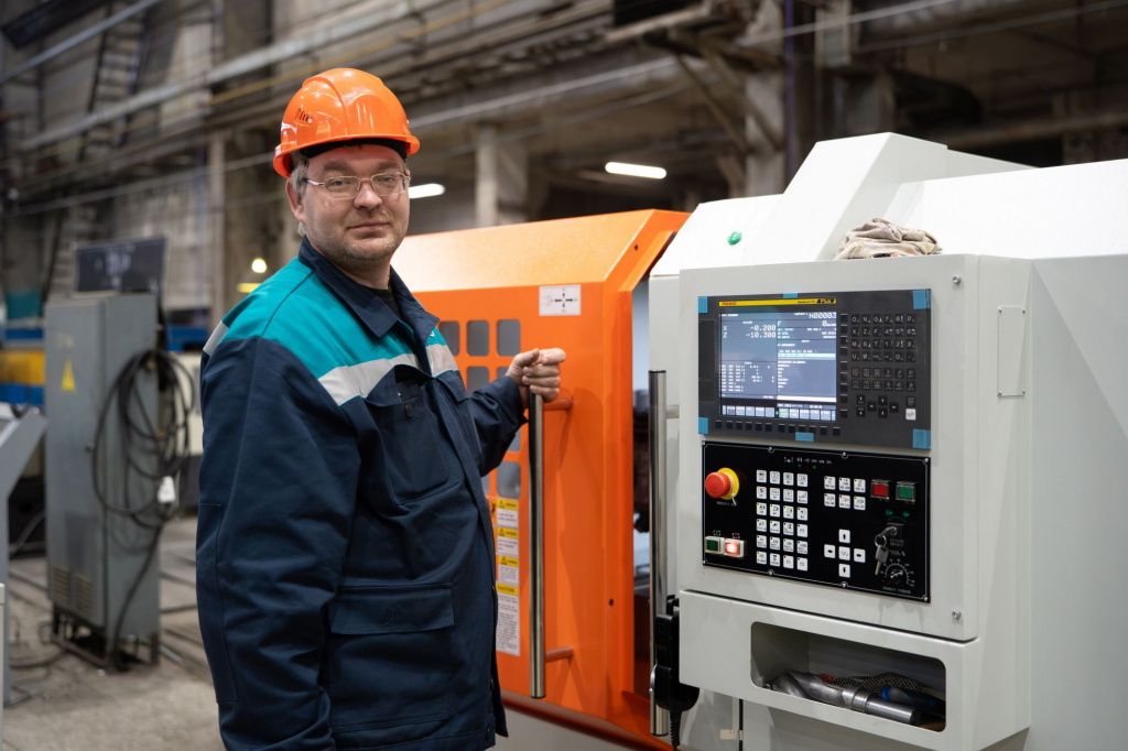 оператор станка с ЧПУ Власов Сергей ТАГ.jpg